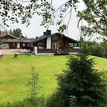 Σπίτι διακοπών With Large Outdoor Area